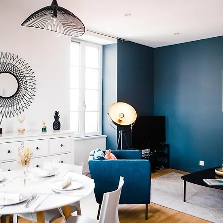 L'intemporel/t2 Lumineux Renove Et Equipe/centre *